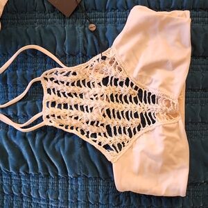 Bathing suit top in foam